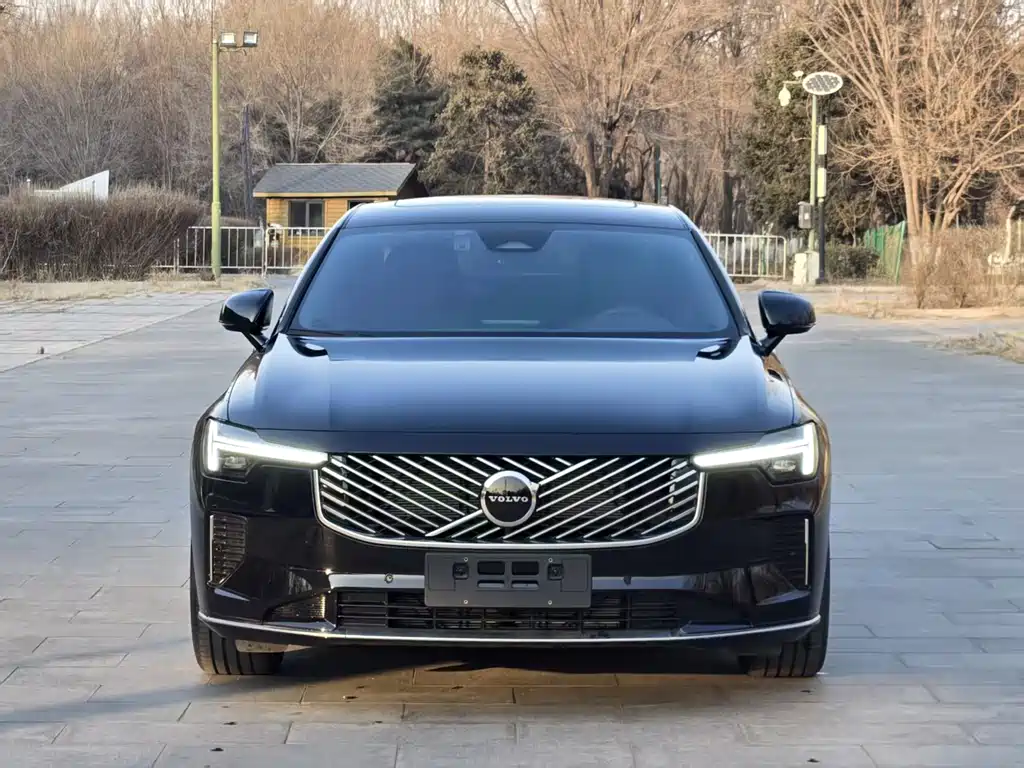 Volvo S90 2026 B5 Luxury