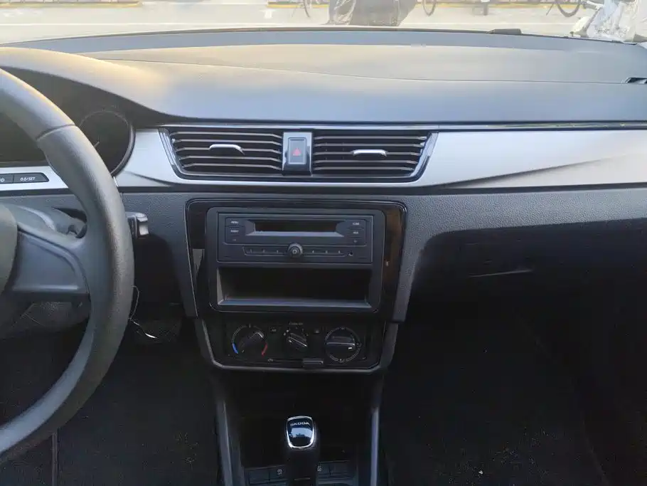 Skoda Rapid — миниатюра 13