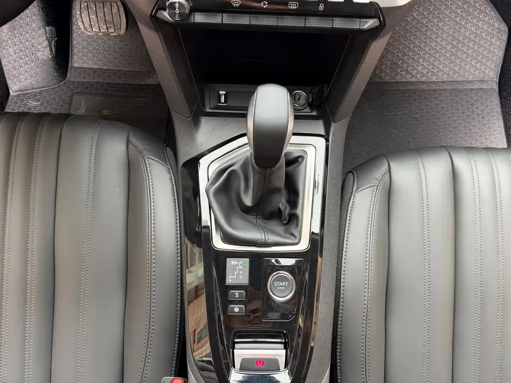 Peugeot 408 — миниатюра 18