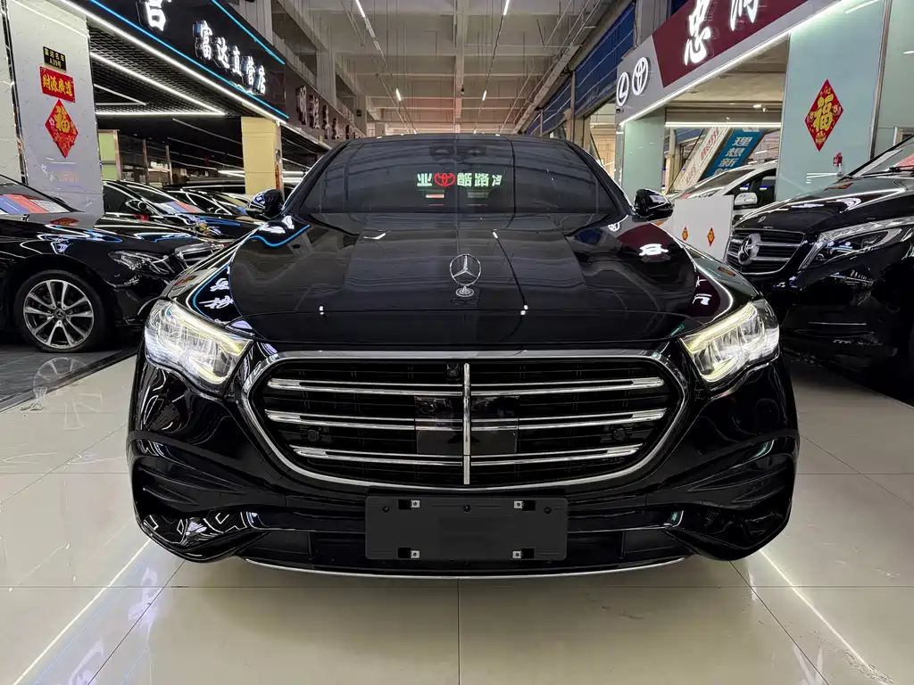 Mercedes-Benz E-Class — миниатюра 2