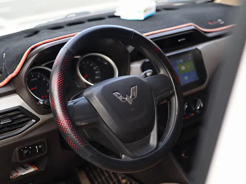 Wuling Hongguang — миниатюра 12