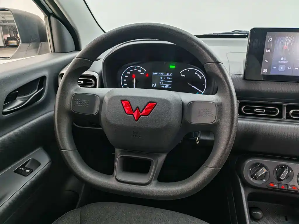 Wuling Hongguang EV — миниатюра 15