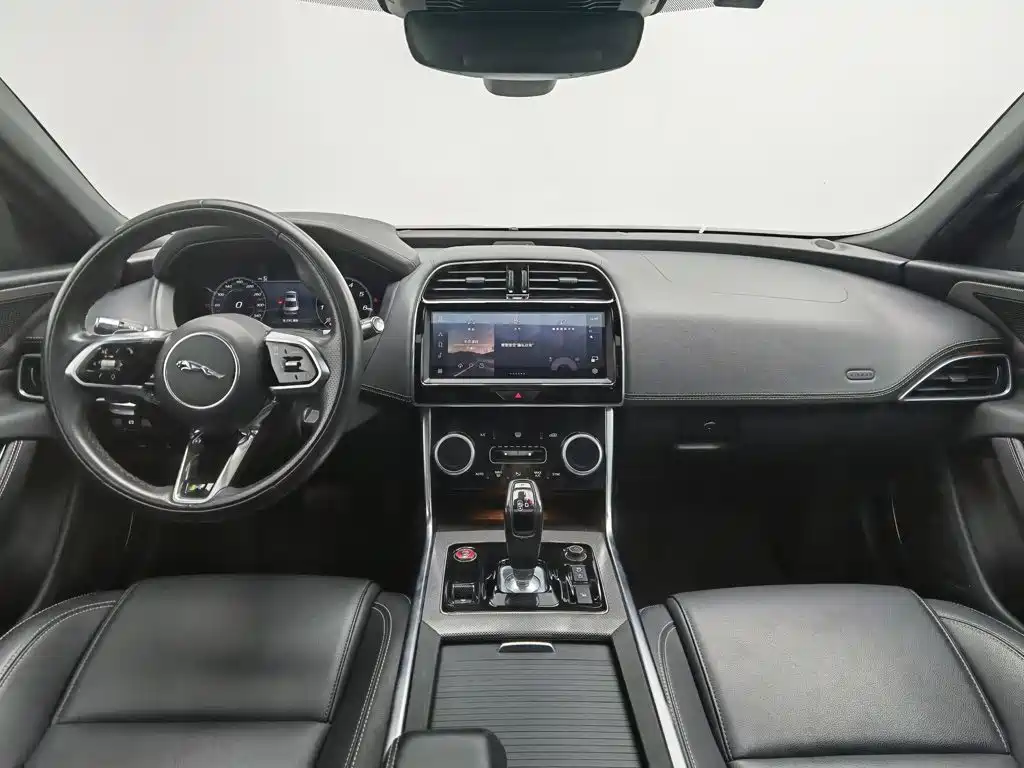 Jaguar XEL — миниатюра 5