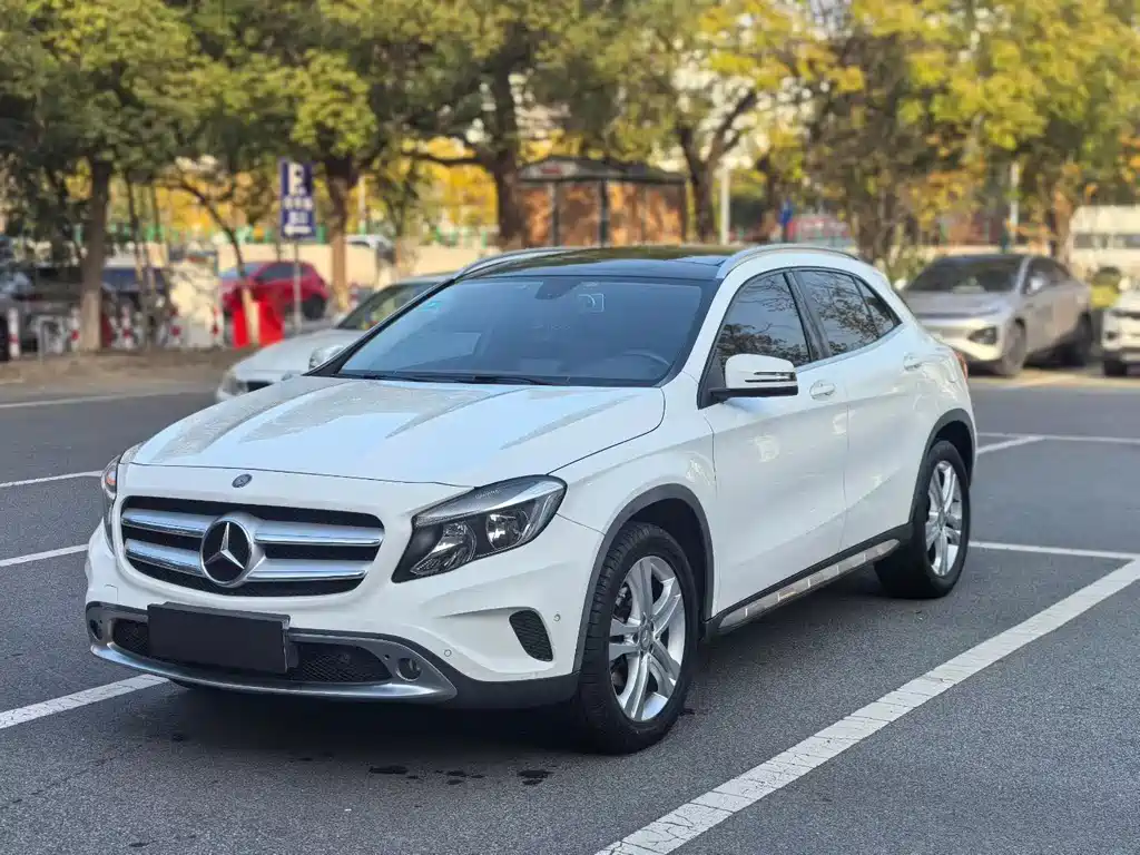 Mercedes-Benz GLA 2015