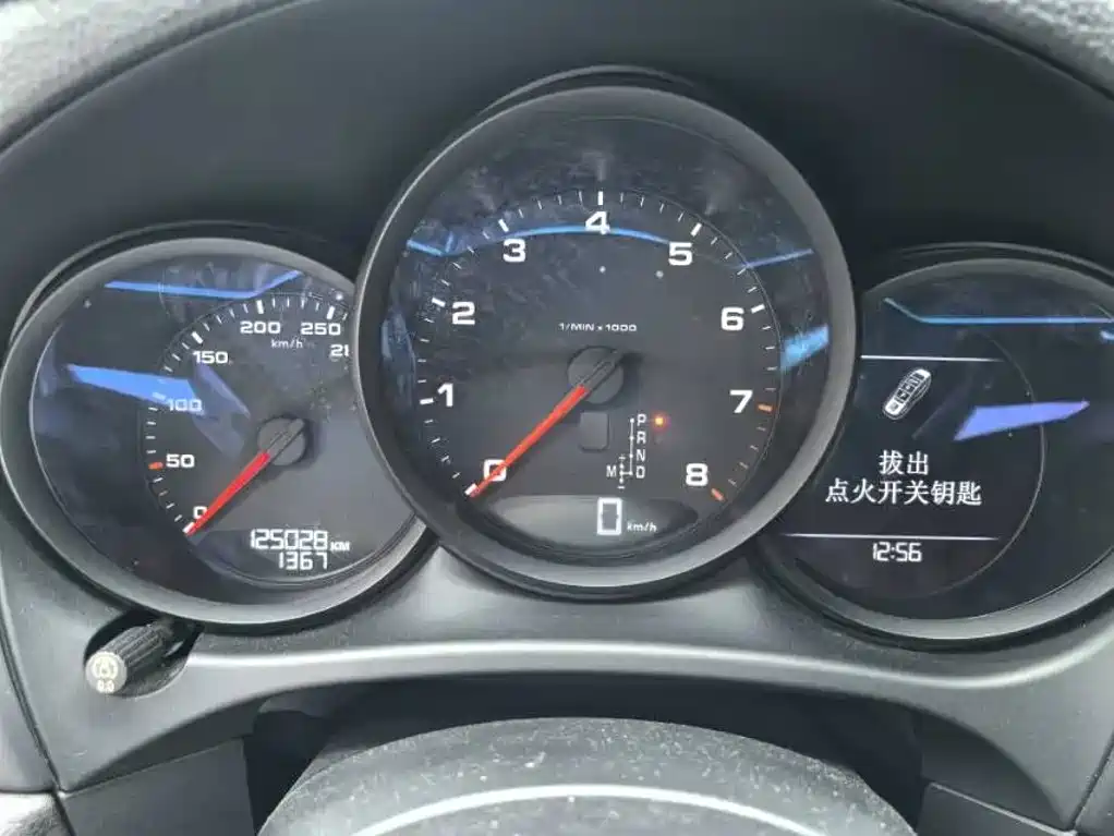Porsche Macan — миниатюра 16