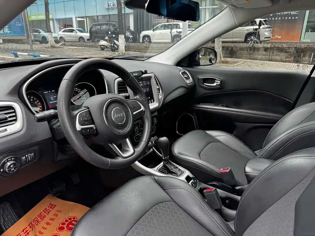 Jeep Compass — миниатюра 7