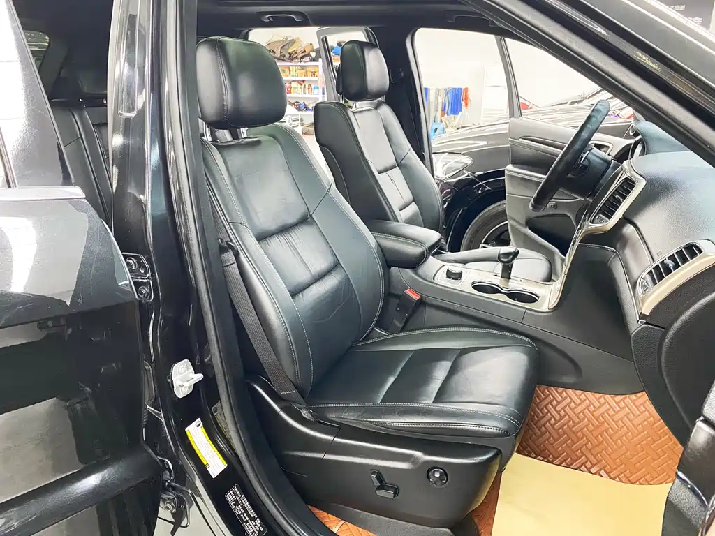 Jeep Grand Cherokee (Import) — миниатюра 15