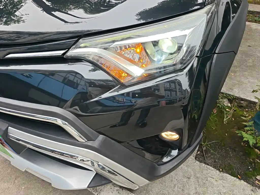 Toyota RAV4 — миниатюра 24