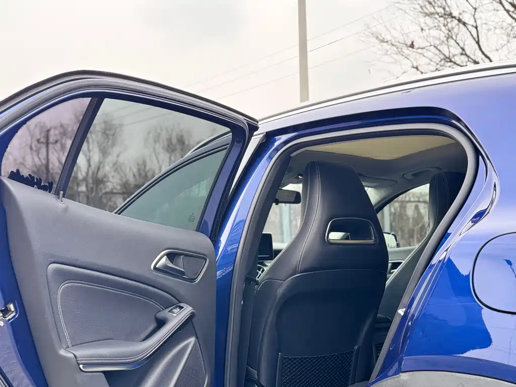 Mercedes-Benz GLA — миниатюра 11