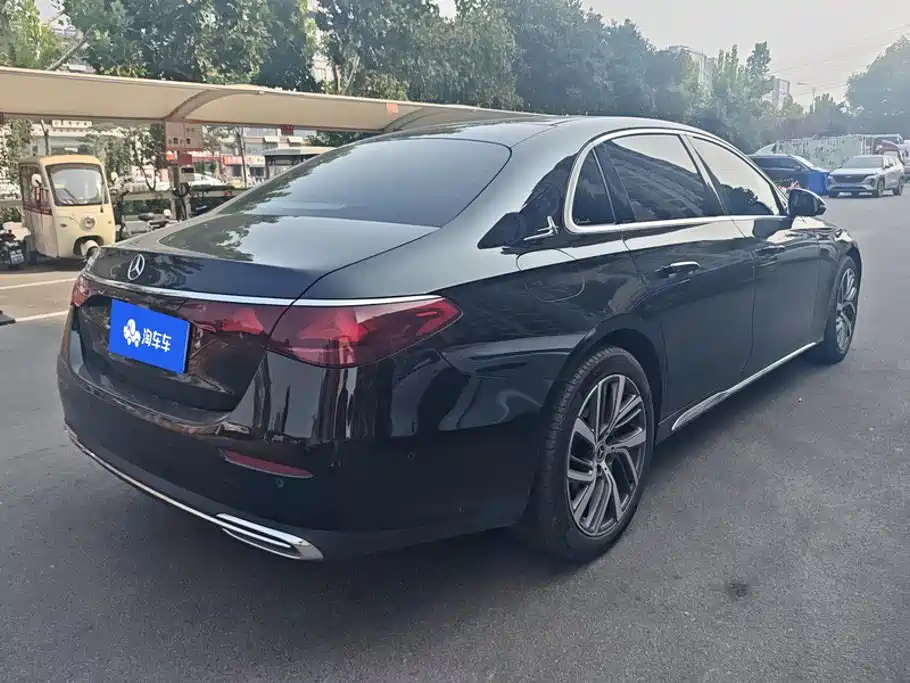 Mercedes-Benz E-Class — миниатюра 3