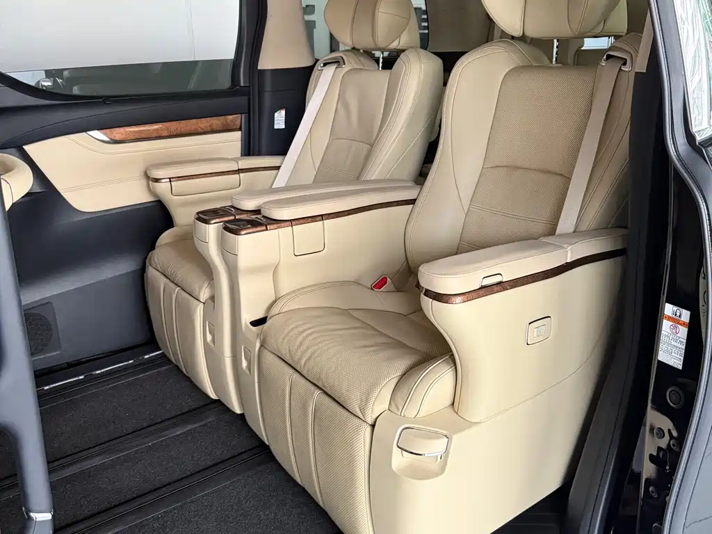 Toyota Alphard 2018 3.5L Luxury
