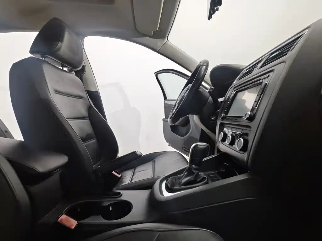 Volkswagen Sagitar — миниатюра 15