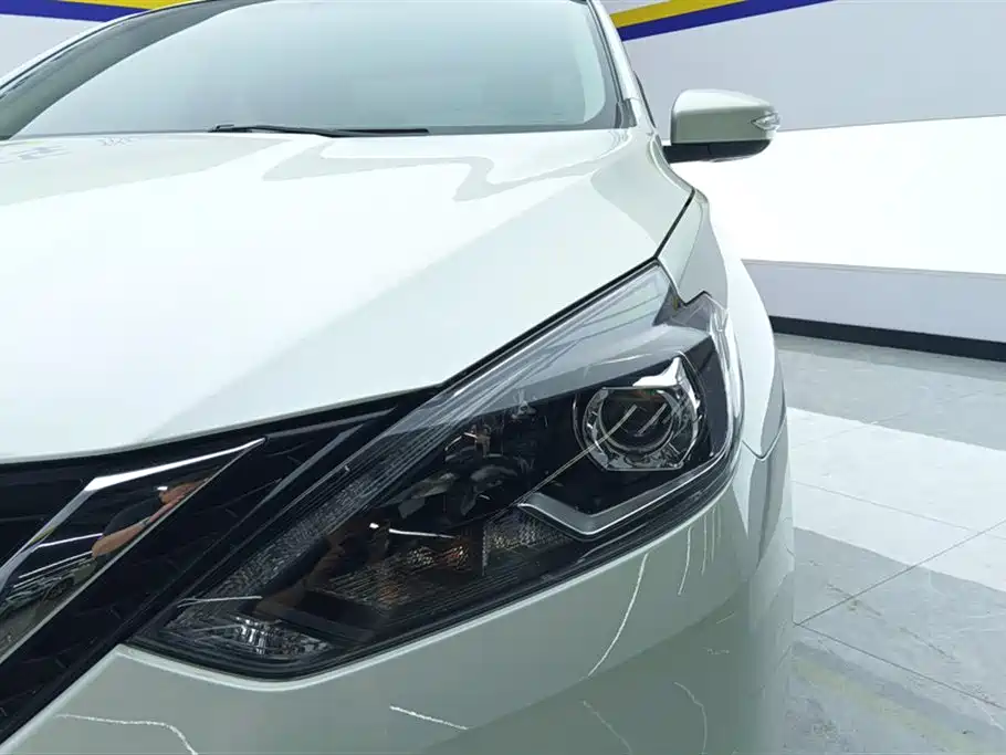 Nissan Sylphy 2016 1.6XV CVT Smart