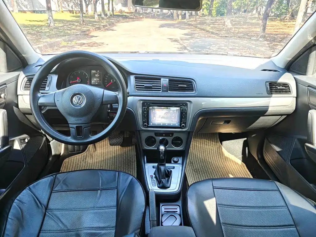 Volkswagen Lavida 2013 1.6L AT