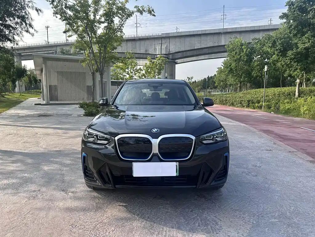 BMW iX3 — миниатюра 2
