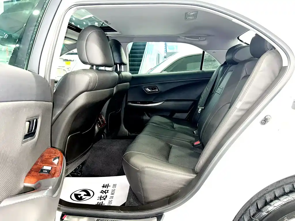 Toyota Crown 2012 2.5L Royal