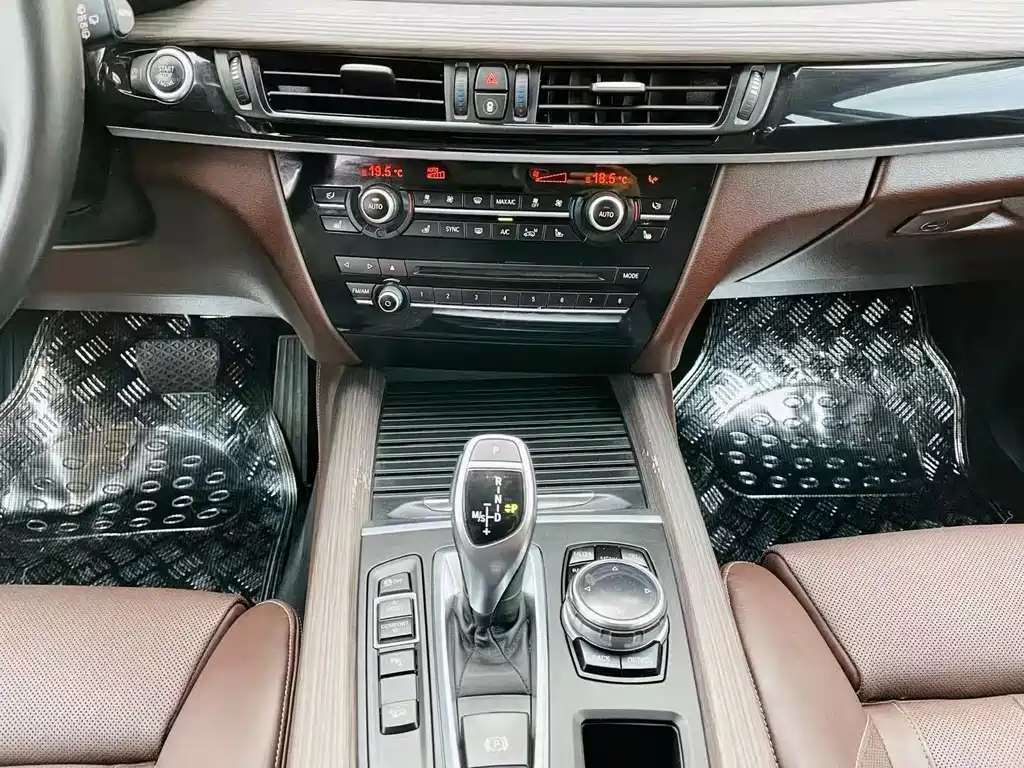 BMW X5 (Import) — миниатюра 14