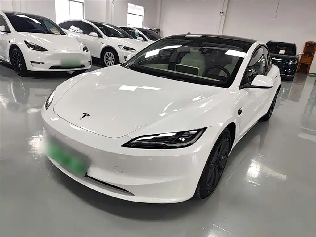 Tesla Model 3 2025