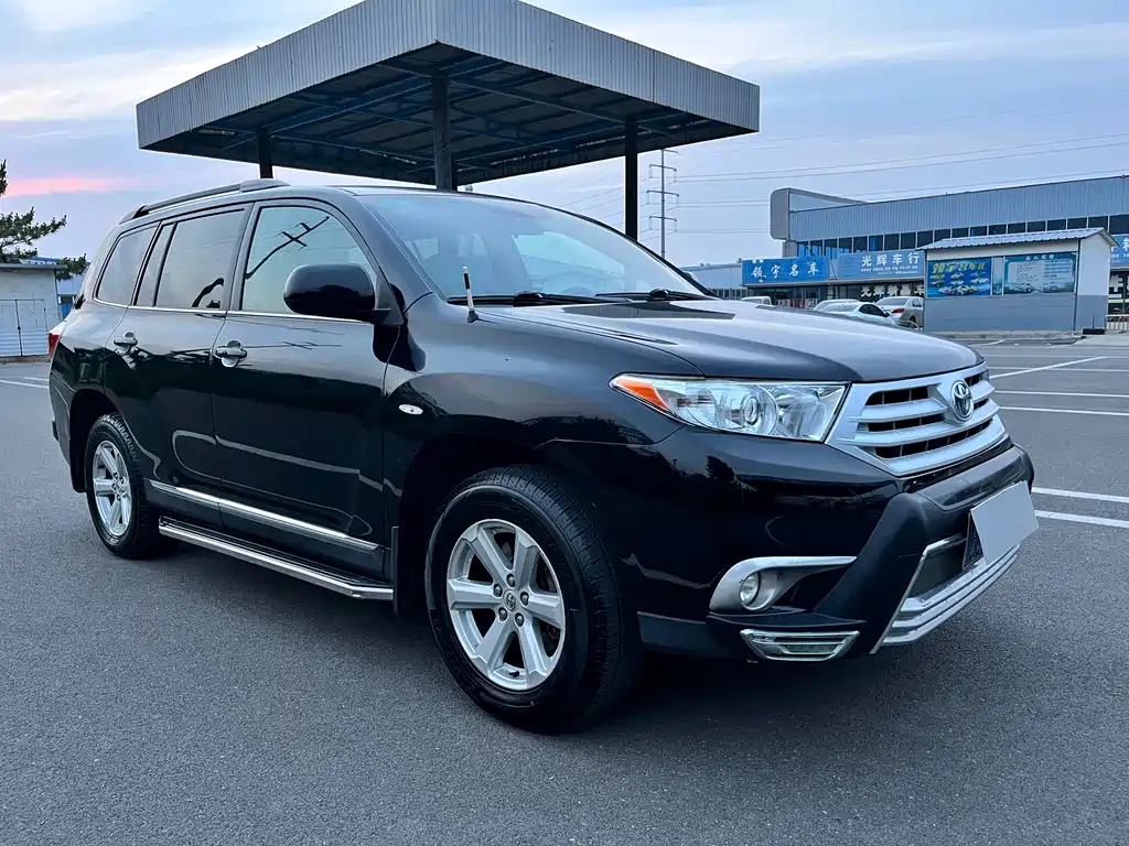 Toyota Highlander 2012 2.7L 5 мест Elite