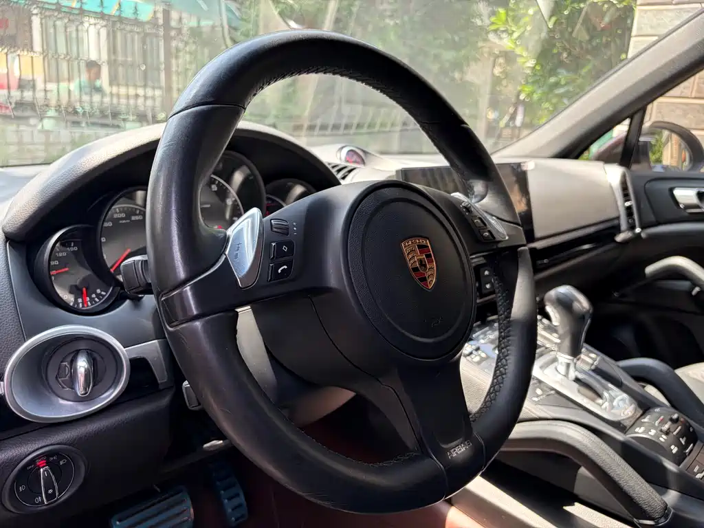 Porsche Cayenne 2014 Cayenne Platinum Edition 3.0T