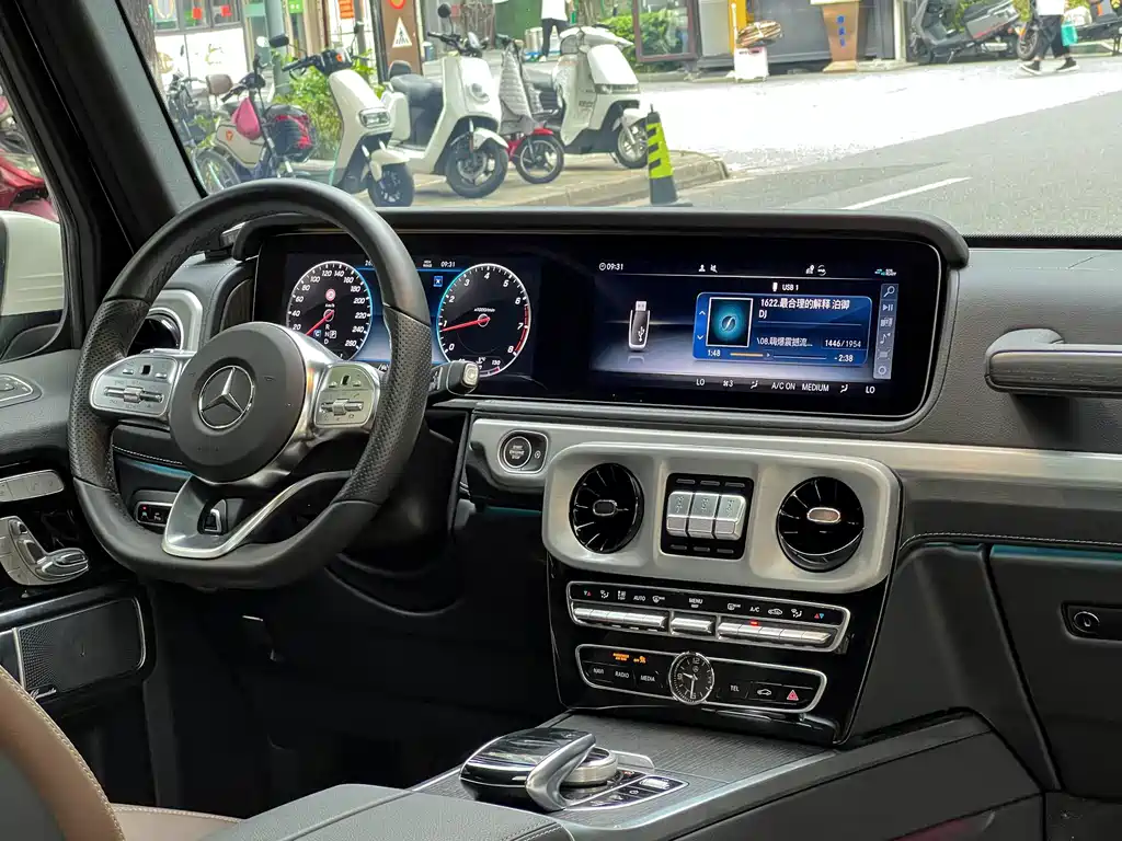 Mercedes-Benz G-Class — миниатюра 13