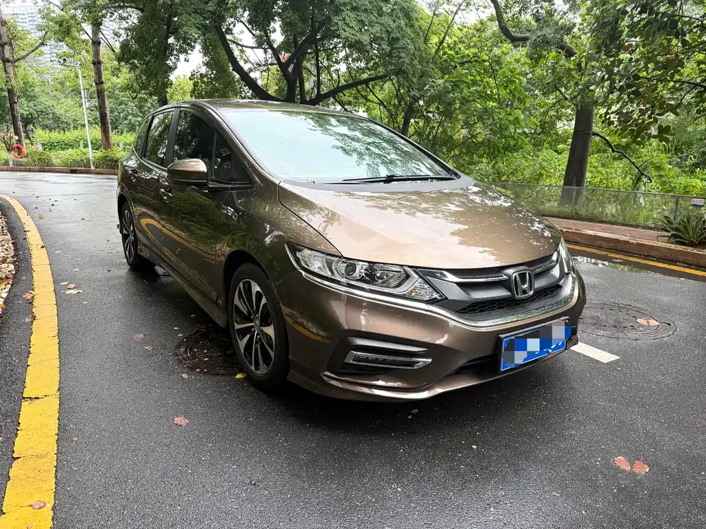 Honda Jade 2017 1.8L AT Comfort 5 мест