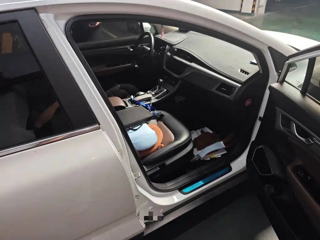 Geely Emgrand GS — миниатюра 20