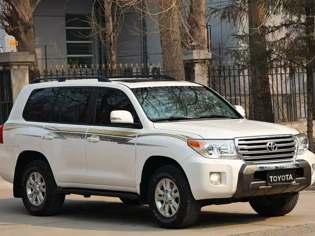 Toyota Land Cruiser 2012 4.0L AT VX