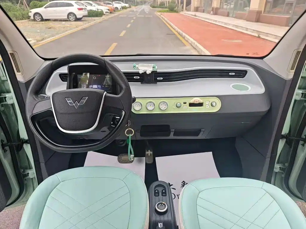 Wuling MINIEV — миниатюра 10