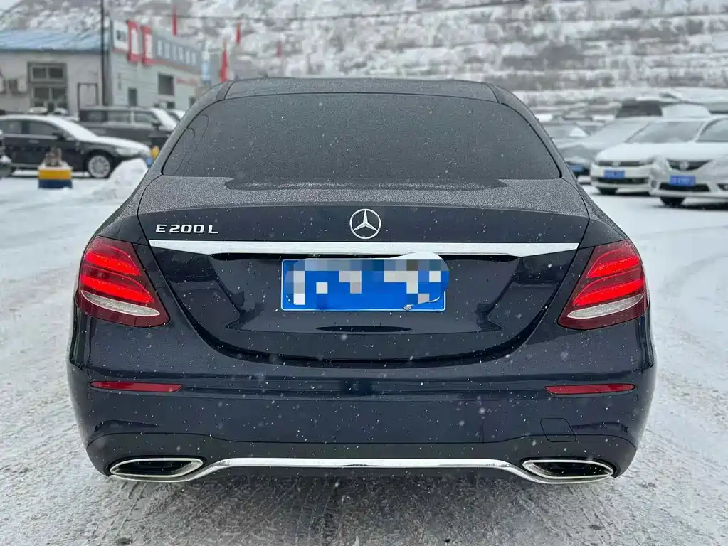 MERCEDES-BENZ E CLASS