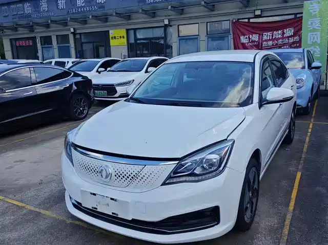 DONGFENG E70 2021