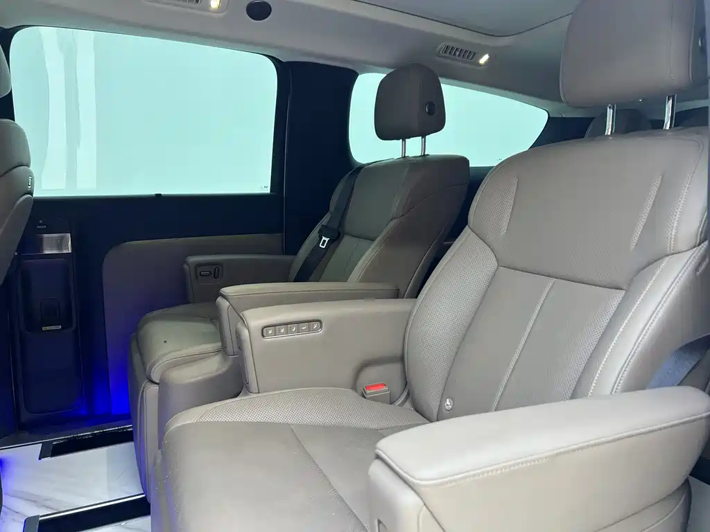 Li Auto MEGA 2025 Home