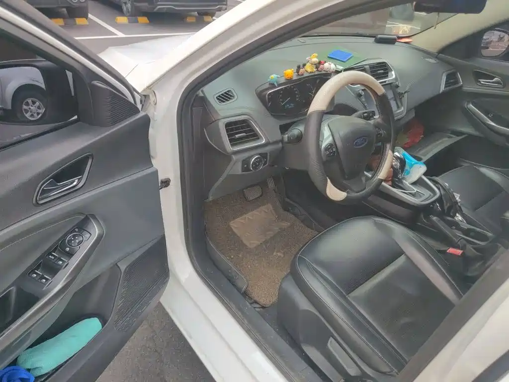 Ford Escort — миниатюра 12