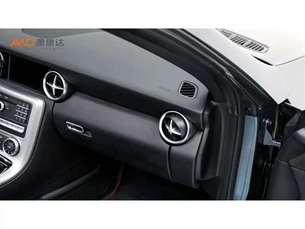 Mercedes-Benz SLC — миниатюра 9
