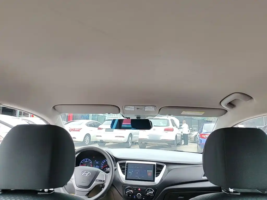Hyundai Verna — миниатюра 18