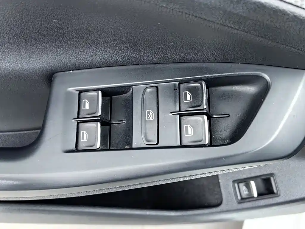 Volkswagen Sagitar — миниатюра 9