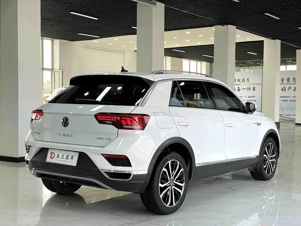 Volkswagen T-Roc 2021 280TSI DSG Smart Connect