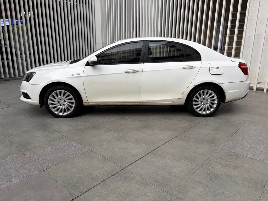 Geely Emgrand 2017 EV300