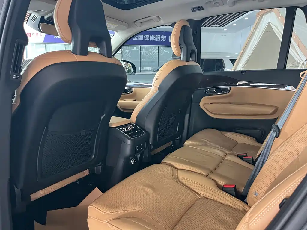 Volvo XC90 — миниатюра 7