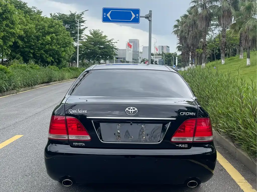 Toyota Crown 2005 2.5L Royal