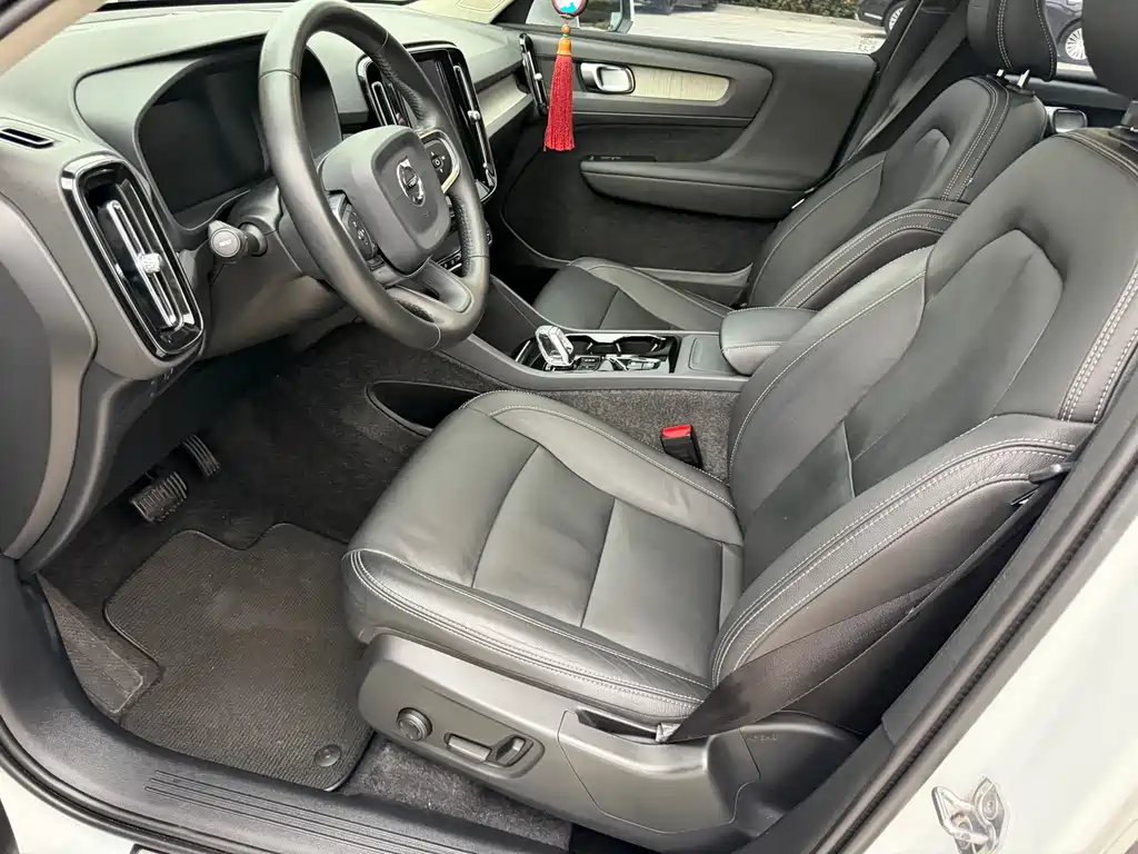 Volvo XC40 — миниатюра 7