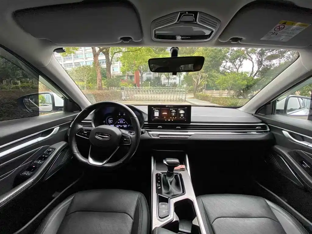 Geely Emgrand 2023 4 Champion 1.5L CVT Luxury