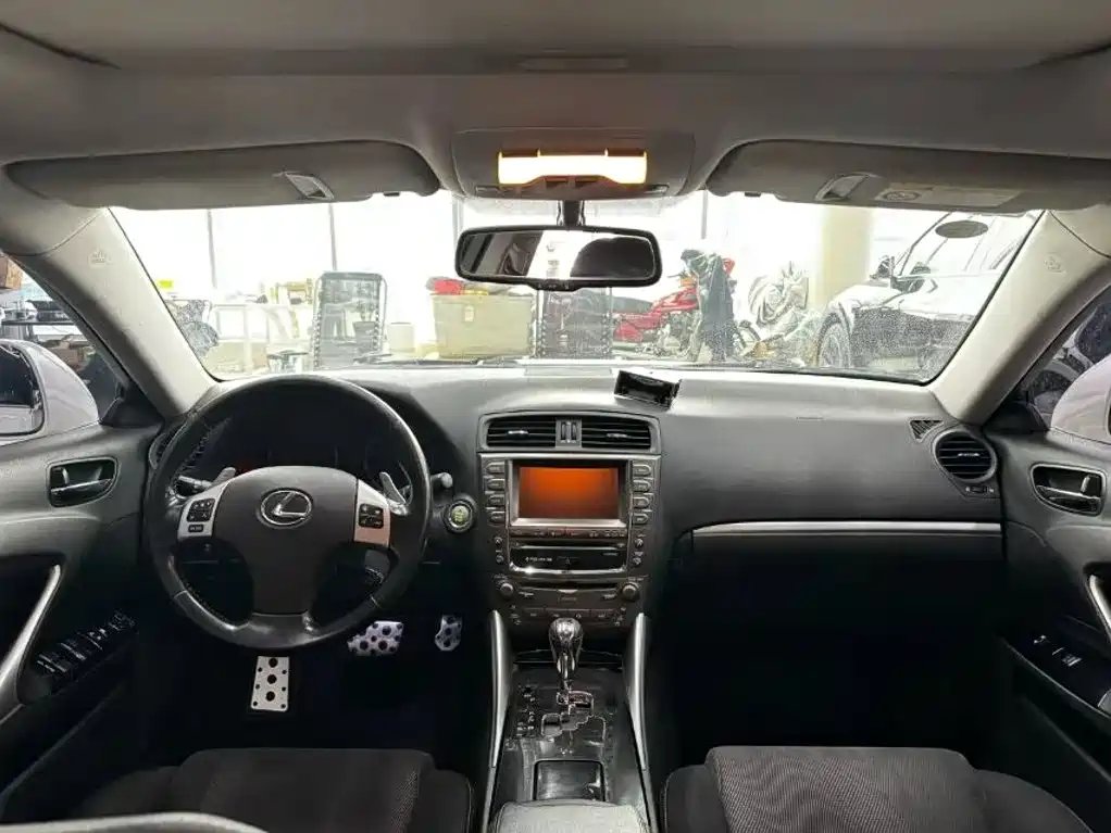 Lexus IS — миниатюра 9