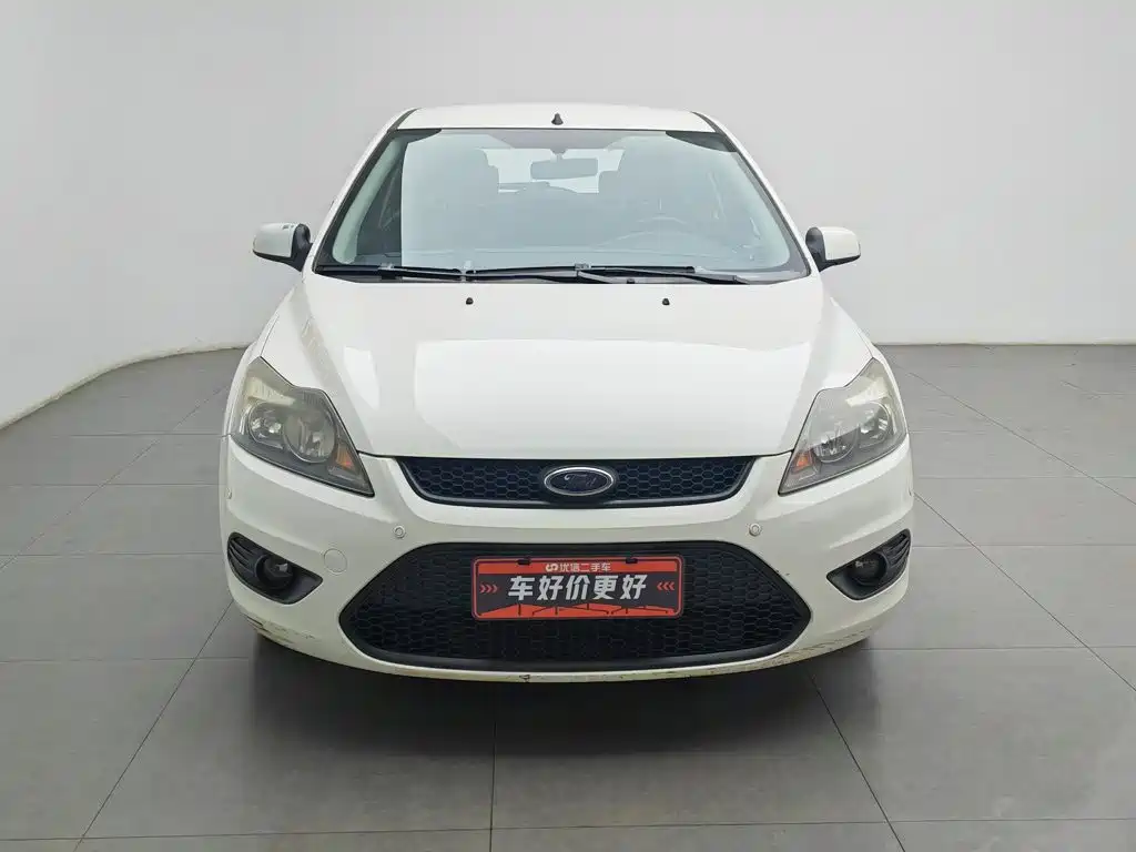 Ford Focus 2013 1.8L AT