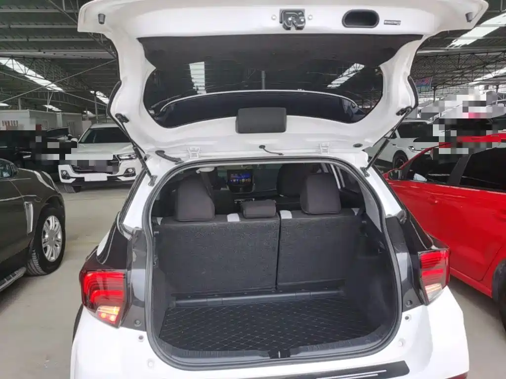 Toyota Yaris L — миниатюра 19