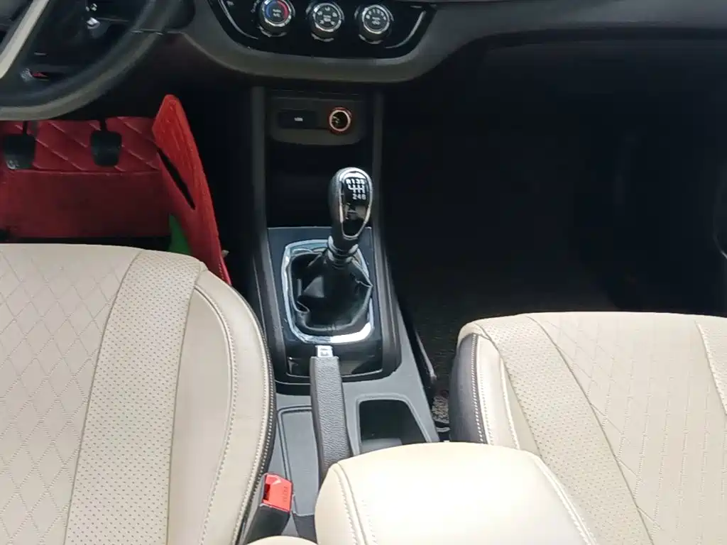 Baojun 310W — миниатюра 14