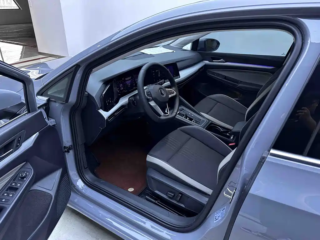 Volkswagen Golf 2021 280TSI DSG 30