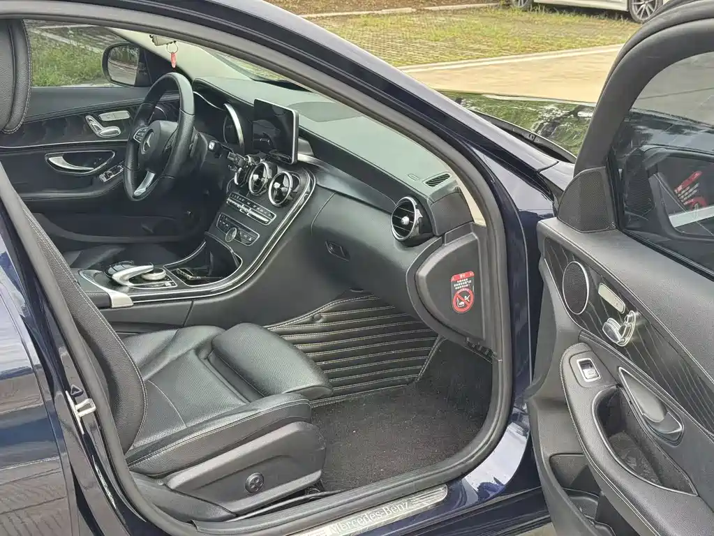 Mercedes-Benz C-Class — миниатюра 17