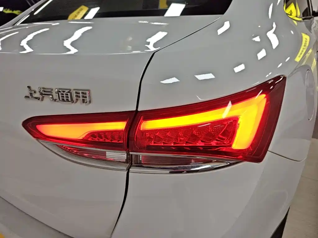 Buick Excelle — миниатюра 8