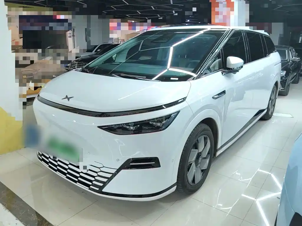 XPeng X9 — миниатюра 2